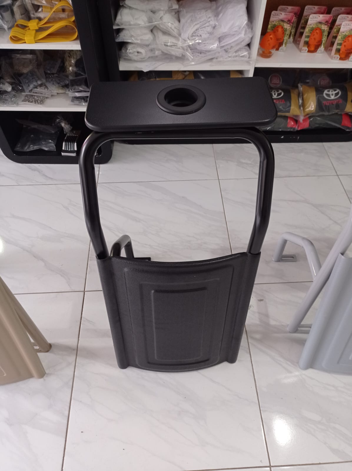Tekli Koltuk Ön Koruma Demiri (Bardaklıklı)
